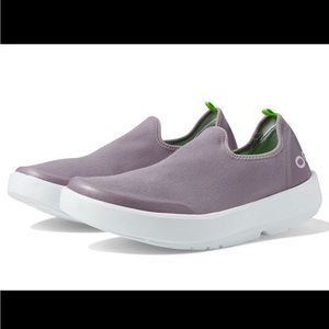OOFOS® OOmg Eezee sneakers (Mauve/White) Size 9